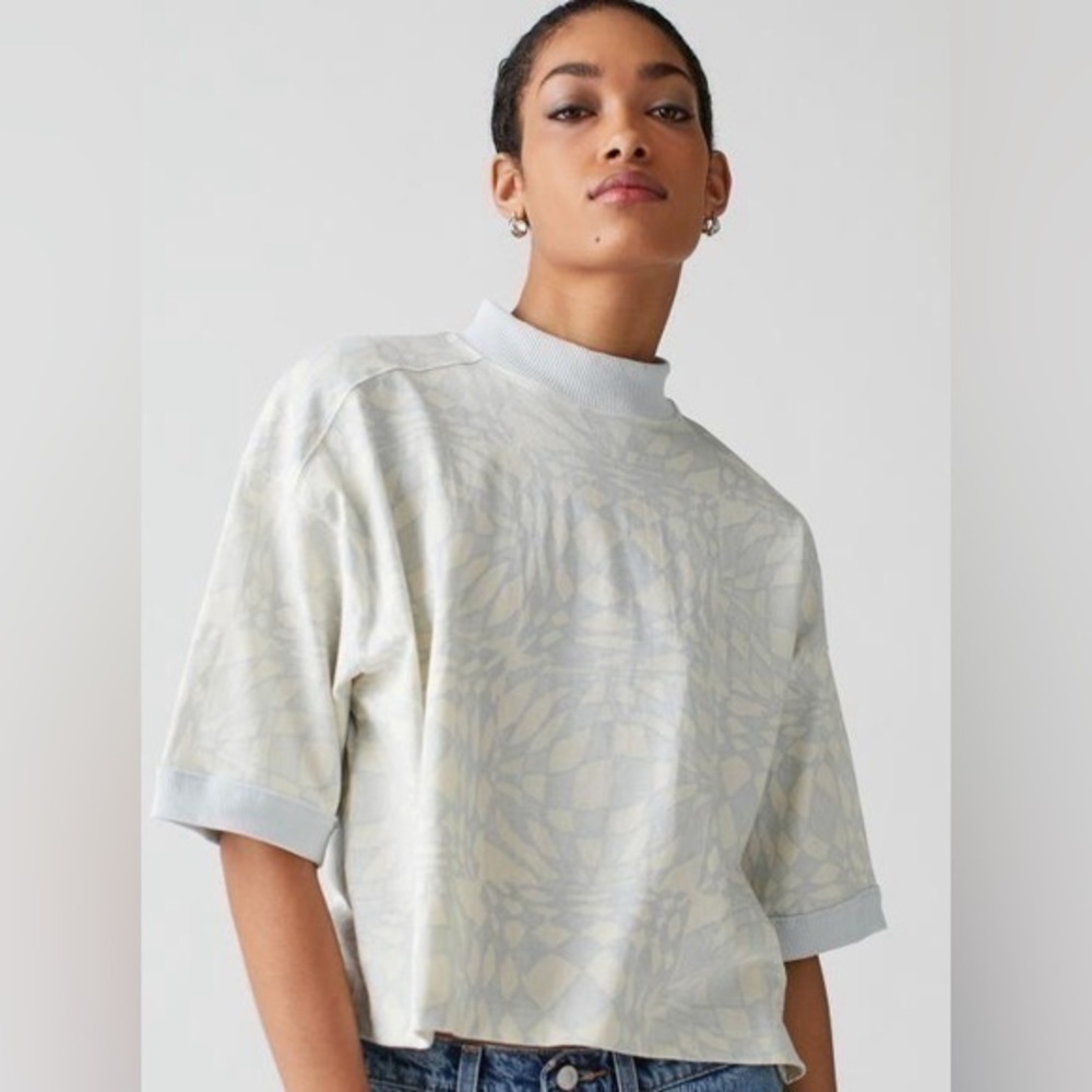 urban outfitters tee